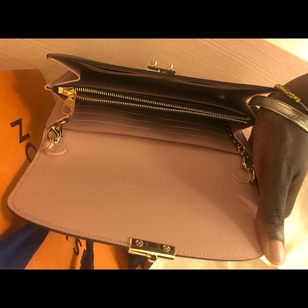LOUIS VUITTON CROISETTE PORTFOLIO - Picture 2 of 8
